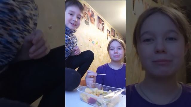 Чипсы, "Слова пацана" Пробуем с братом ! смотреть онлайн