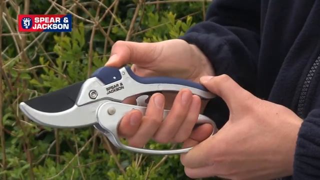Spear & Jackson Geared Anvil Secateurs смотреть онлайн