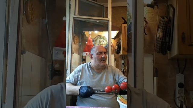 Шашлык, хоровац, мангал и другие приключения Сурика... смотреть онлайн