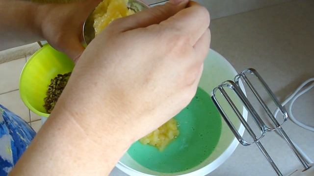Lime Jello Salad - Martian Salad (Lime Pineapple Divine, Watergate, Hawaiian or Grasshopper Salad) смотреть онлайн