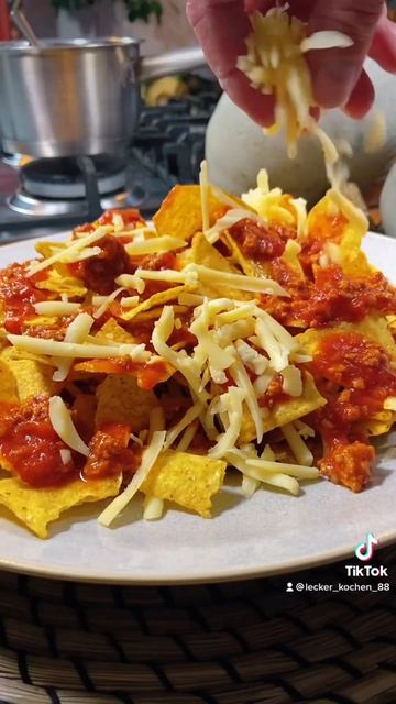 Bolo-Käse-Nachos mit Speck смотреть онлайн