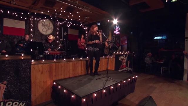 Lisa Layne Turn Around Clip смотреть онлайн