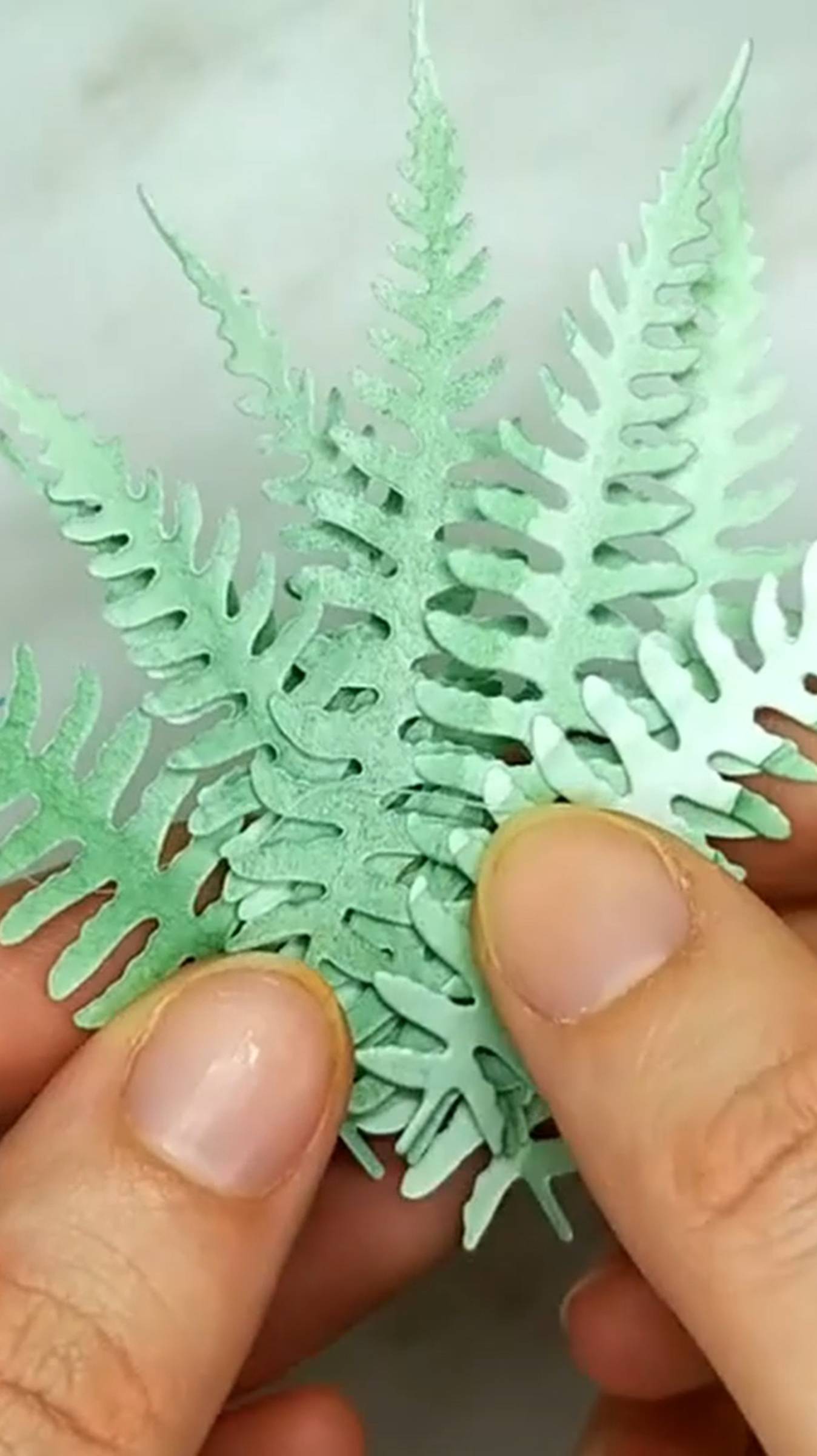 Как я делаю бумажные листики с помощью ножей для вырубки 🌿 смотреть онлайн