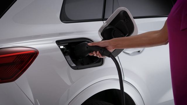 Audi Tech Tutorial: Q4 e-tron | Charging смотреть онлайн