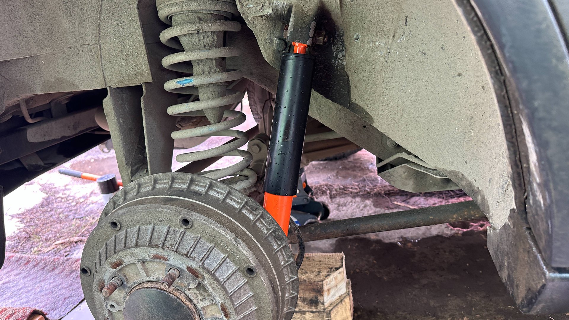 Замена задних амортизаторов на Ниве Шевроле смотреть онлайн