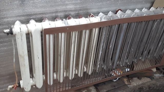 Автономное отопление своими руками. Без труб. Радиатор из чугунных батарей. ТЭН 2 КЛВТ ч.3 смотреть онлайн