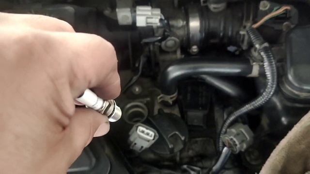 เปลี่ยนหัวเทียน Nissan March смотреть онлайн