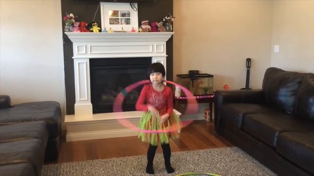Christmas Hula Hoop Show смотреть онлайн