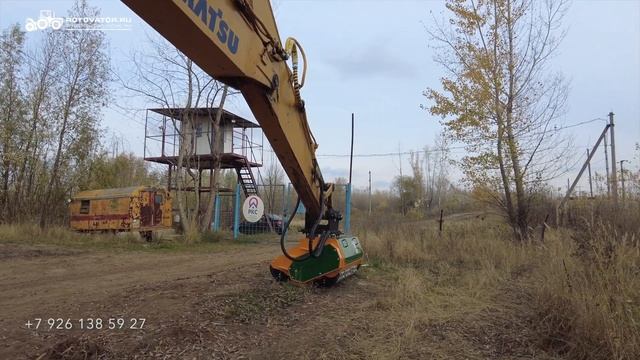 Факап на запуске мульчера Serrat F4 T1600 на экскаваторе Komatsu PC220 смотреть онлайн