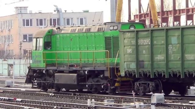 ТГМ6Д-0240 с маневровым грузовым поездом