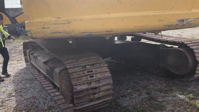 Komatsu gravemaskin, selges via klaravik.no смотреть онлайн