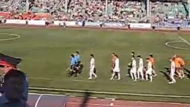 Шахтер - Копер. Shahter - Koper. Выход команд на поле. смотреть онлайн