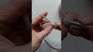 Видео 1. Вязание лапки (основы и смена цвета)