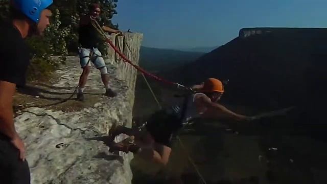 Прыжки с веревкой в Качи Кальоне 4й грот 5 и 6 сентября 2015г смотреть онлайн