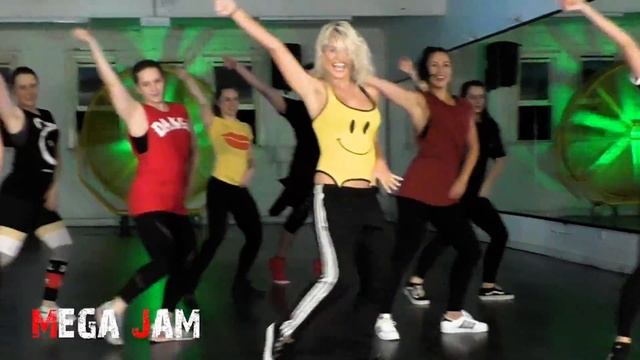 Chunky - Bruno Mars | Jasmine Meakin (Mega Jam) смотреть онлайн