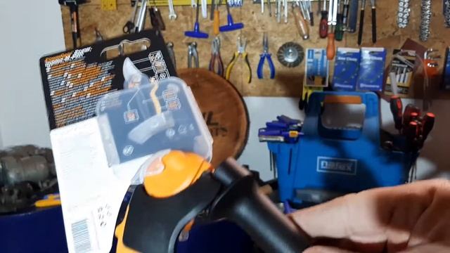 For example, Fiskars P921 , Převodové nůžky na keře Fiskars , NEW model 2021 смотреть онлайн