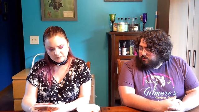 The Thompsons Try Chile Spiced Mango from Trader Joe's смотреть онлайн