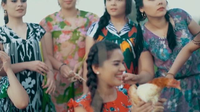 Hulkar Abdullayeva - Qora parang | Хулкар Абдуллаева - Кора паранг смотреть онлайн