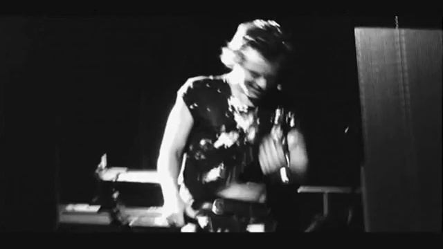 HARRY STYLES - LOLLY смотреть онлайн