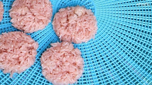 ทำอะไรขายดี ข้าวแต๋นน้ำแตงโม สูตรกรอบหอมหวานอร่อย ทำขายอาชีพเสริม / Crispy Rice Cracker смотреть онлайн
