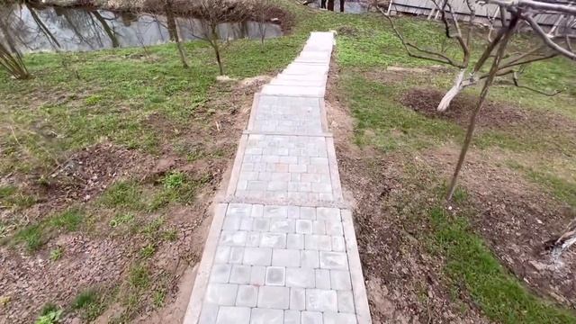Мій ставок на дачній ділянці. Огляд ставка та дачної ділянки вперше з 24.02.2022. Клітка для риби. смотреть онлайн