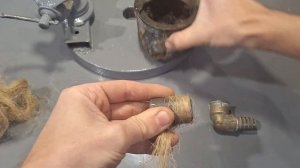 Наматываем лен паклю правильно  Ваша  сантехника никогда не потечет  Лайфхак)