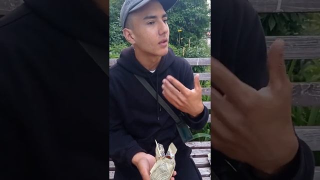 Нашь друг Серëга пробует кириешки и оценивает их вкусы! смотреть онлайн