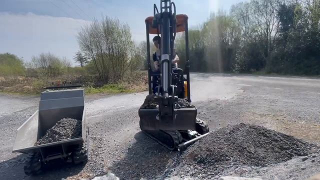 Rhinoceros Kubota XN12-8 Micro Digger смотреть онлайн