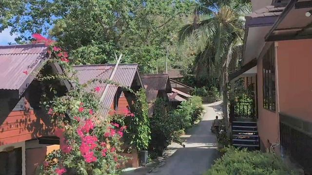 Phi Phi Long Beach Resort & Villa смотреть онлайн