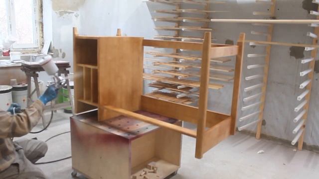 Покраска мебели в сборе – морение стола из березы под светлый орех смотреть онлайн