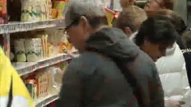 Romanii au luat cu asalt supermarketurile (Realitatea Plus, 26.02.2020) смотреть онлайн