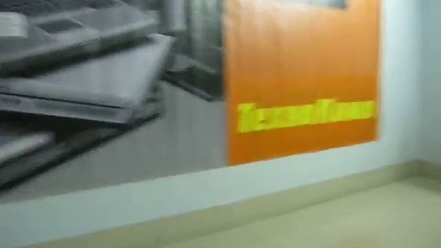 видео2 Вор область, г Лиски, Коммунистическая, 21 ТЦ Корона от ц входа смотреть онлайн