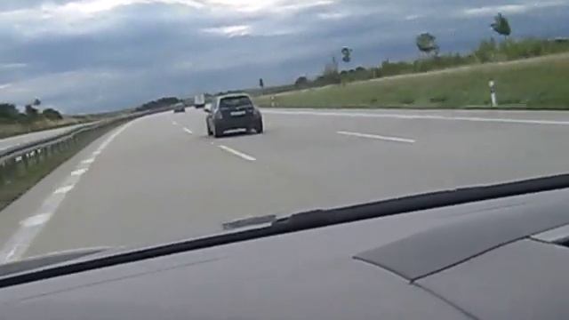 Mini Cooper S vs. Touareg V6 Tdi смотреть онлайн
