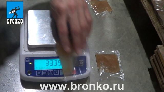 Фасовка джема в 3 шовный пакет саше на вертикальной упаковочной машине Bronkomatic-C60Y смотреть онлайн