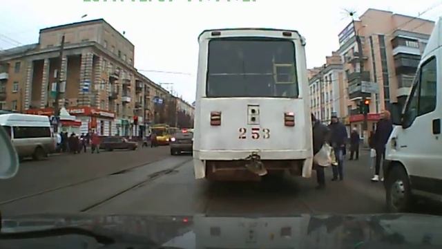 Выезд на встречные трамвайные пути смотреть онлайн