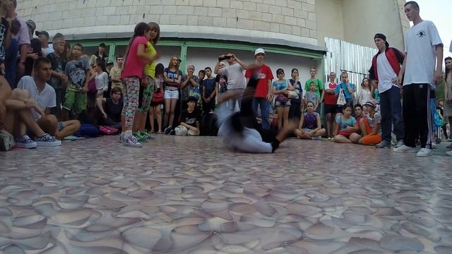 United Fantasy vs Lil V&Vovan vs...1/4 Импульс 2015 смотреть онлайн