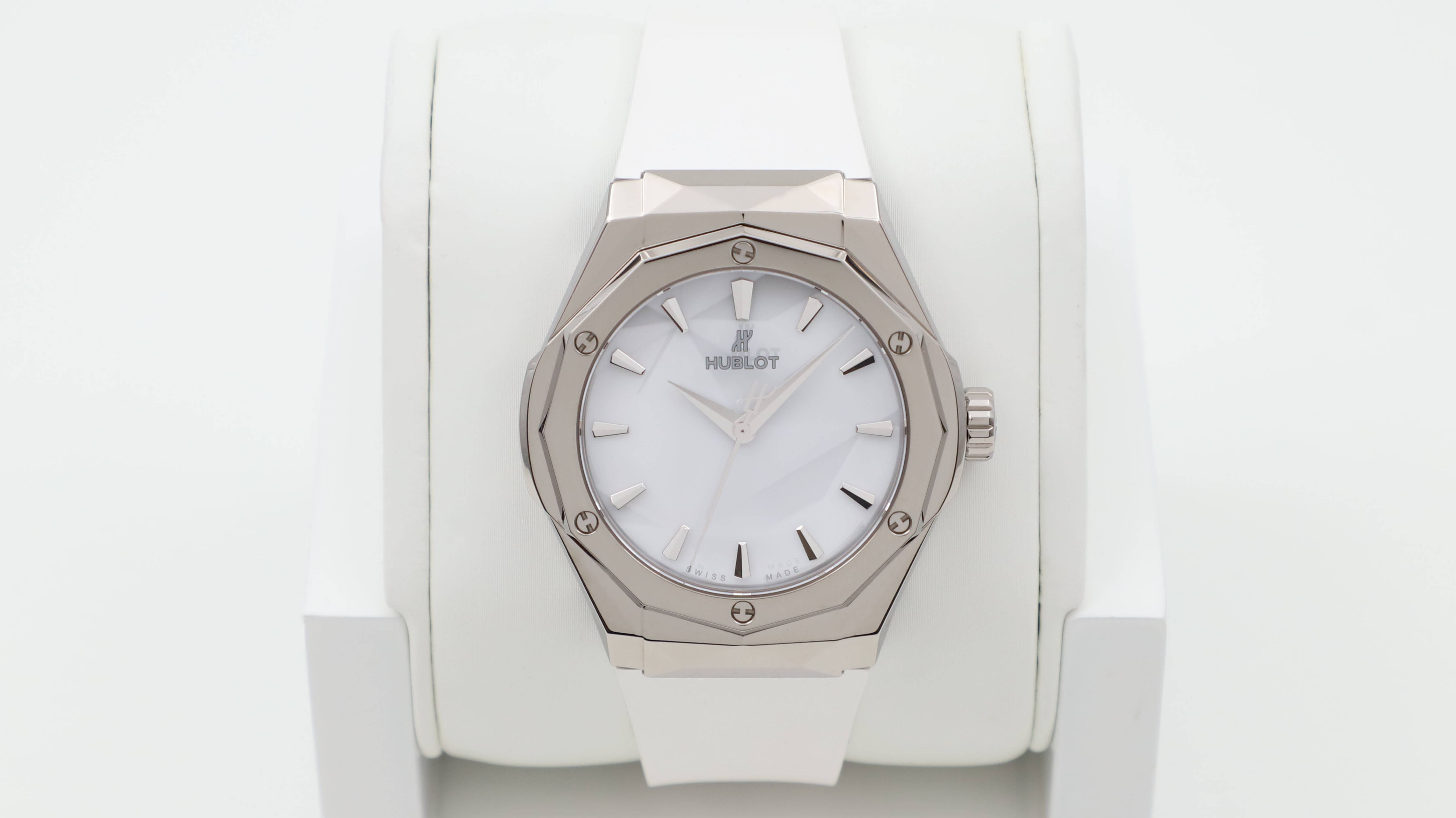 Hublot Classic Fusion Orlinski Titanium White 40 mm 550.NS.2200.RW.ORL20 смотреть онлайн