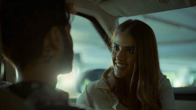 Shahid Kapoor & Kavya Thapar / Kiss Scene / Farzi / Amazon Prime /