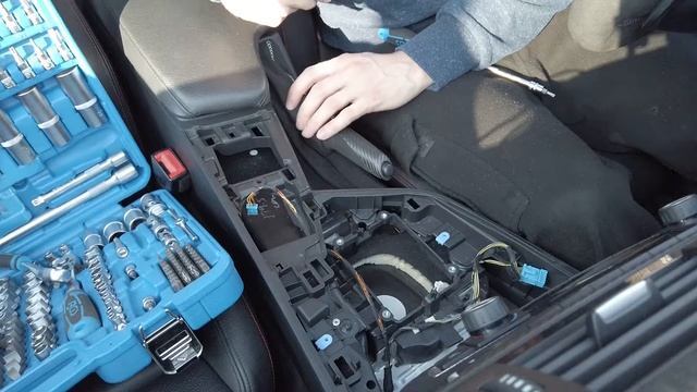 CarVlog #83 | Mittelkonsole Ausbauen | Bmw F30 335i смотреть онлайн