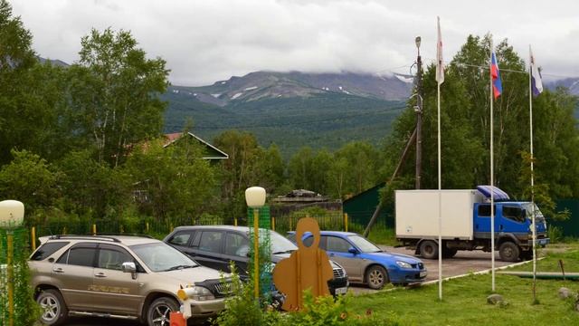 У отеля в Эссо смотреть онлайн