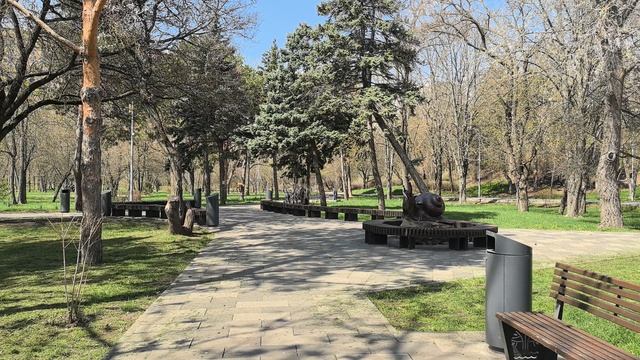 Видео в 4K 60 FPS HUAWEI Mate XT ULTIMATE DESIGN смотреть онлайн