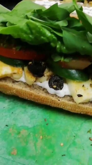 Hallumi Cheese Sandwich #yummy #shortvideo #cheese смотреть онлайн