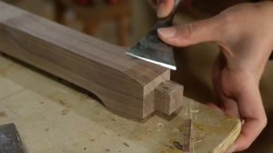 Япония. Девушка столяр делает журнальный столик. Полный процесс изготовления.