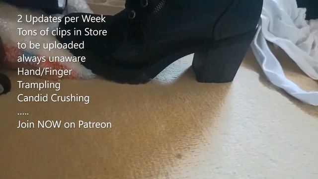 Candid Finger Crush Hand Trample смотреть онлайн