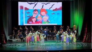 Жили у бабуси