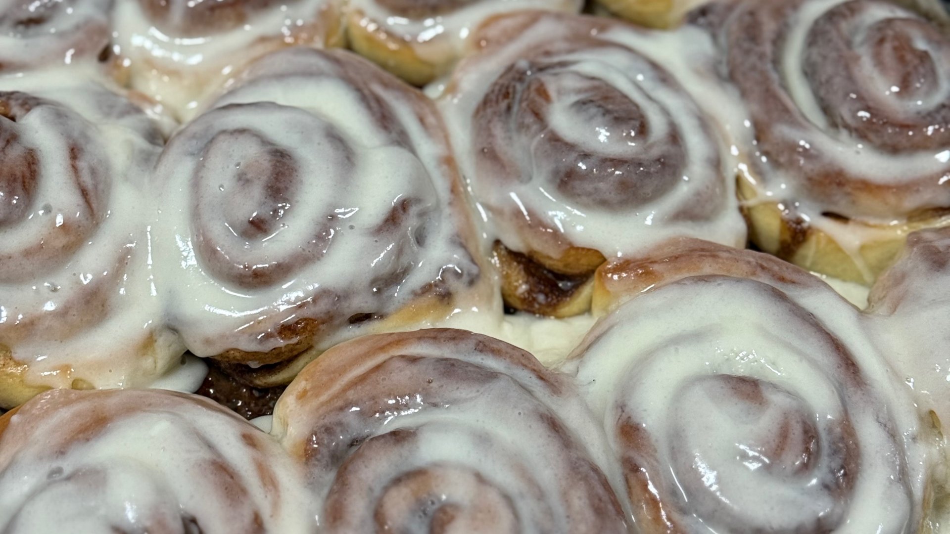 БОМБЕЗНЫЕ булочки СИННАБОН с КОРИЦЕЙ и МАКОМ от моей ПОДПИСЧИЦЫ Татьяны. смотреть онлайн