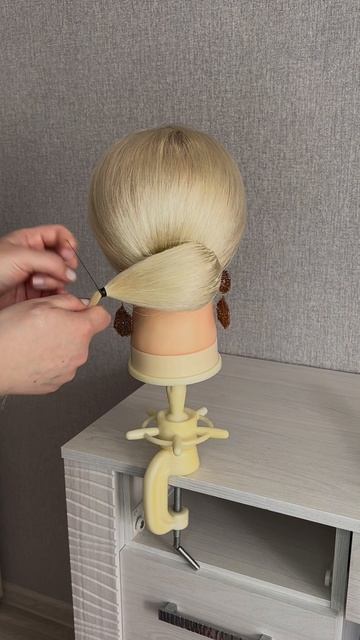 Как сделать прическу своими руками быстро и просто ! Без использования валика и накрутки волос. смотреть онлайн