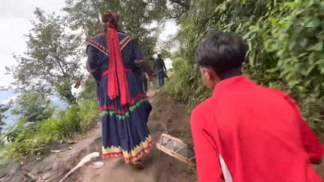 मरेको मान्छे लिन जादै बर्खिमा लामा,barkhima ghur lina jadai lama смотреть онлайн