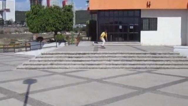 Bryan Solis vídeo parte ( The Star Skate Shop) смотреть онлайн