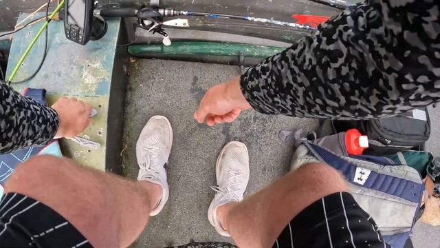 Kayakin, Jon Boatin, and Lip Rippin‼️( Surprise Catch!) смотреть онлайн